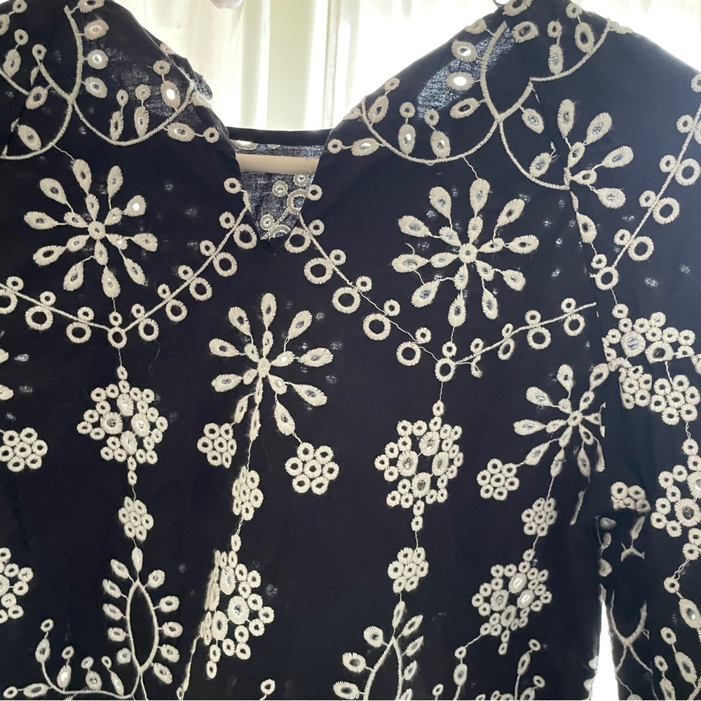 Embroidered top - Picture 4 of 5